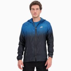 Kurtka wiatroszczelna męska do biegania i na szlak PERFORMANCE WINDBREAKER. Niebieskie kurtki treningowe męskie BODYCROSS, na zimę, m, bez wzorów, z materiału, do biegania. Za 739.99 zł.