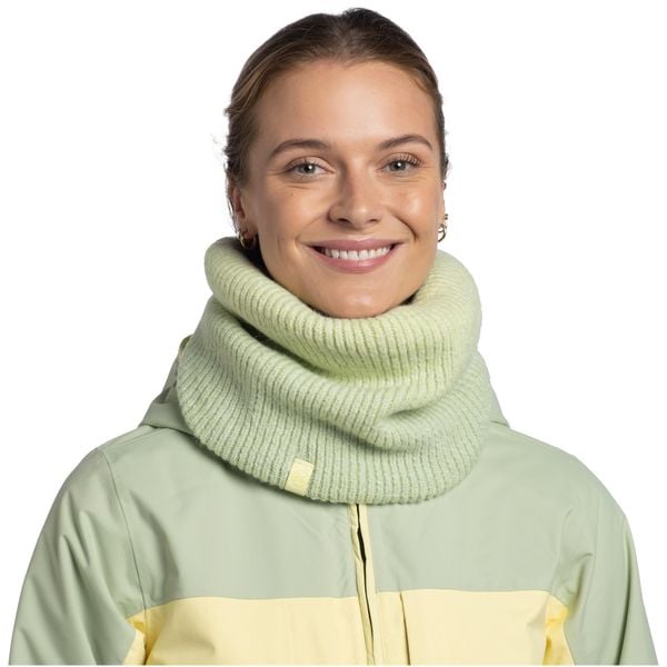 Komin na szyję - Bandana BUFF Knitted & Fleece Neckwarmer Marin. Zielone szaliki i kominy damskie Buff, bez wzorów. Za 139.00 zł.