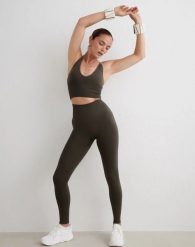 Damskie legginsy bezszwowe wysoki stan, squat proof petite Shape ciemnozielony. Zielone legginsy damskie Aim'n, m, bez wzorów, z elastanu, z podwyższonym stanem, na fitness i siłownię. Za 304.00 zł.