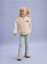 Bluza bomberka - kremowy. Białe bluzy i bluzki niemowlęce Reserved, bez wzorów, z bawełny, bez ramiączek, bez kaptura. W wyprzedaży za 25.99 zł.