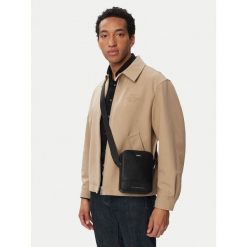 Saszetka Tommy Hilfiger. Czarne saszetki męskie Tommy Hilfiger. Za 369.99 zł.