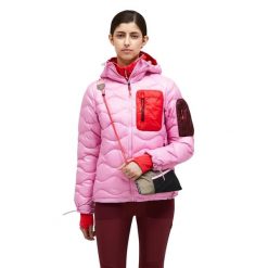 Kurtka Peak Performance puchowa damska Helium Utility Down Hood różowa - L. Czerwone kurtki damskie Peak Performance, l, bez wzorów, z puchu, bez kaptura. W wyprzedaży za 1,219.00 zł.