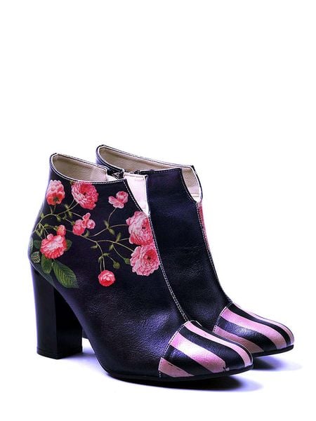 Goby Botki w kolorze granatowo-różowym na obcasie rozmiar: 36. Niebieskie botki damskie Goby, z materiału, eleganckie, bez obcasa, na obcasie, bez zapięcia. Za 208.83 zł.