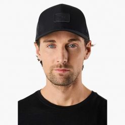 Czapka z daszkiem Unisex Swedemount Nordkap Trucker Cap II. Czarne czapki męskie SWEDEMOUNT, bez wzorów, sportowe. Za 79.99 zł.