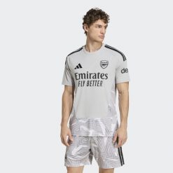 Koszulka bramkarska Arsenal FC 26/27. Szare t-shirty sportowe męskie Adidas, l, z dzianiny, bez ramiączek, do piłki nożnej, climacool (adidas). Za 439.00 zł.