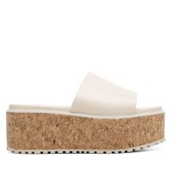 Klapki Lasocki. Brązowe klapki damskie Lasocki, bez wzorów, bez obcasa. Za 249.99 zł.