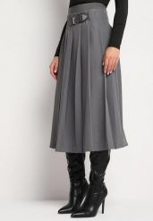 Szara Rozkloszowana Spódnica Preppy Plisowana Ozdobiona Paskiem z Klamrą Setira. Szare spódniczki damskie Born2be, l, bez wzorów, biznesowe, midi, proste. Za 179.99 zł.