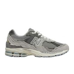 Buty do chodzenia dla dorosłych New Balance 2002R Protection Pack Rain Cloud. Szare buty sportowe na co dzień damskie New Balance, bez wzorów, trekkingowe. W wyprzedaży za 1,303.60 zł.