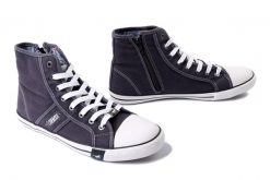 MUSTANG 4058-505-9 schwarz, trampki męskie. Czarne trampki i tenisówki męskie Mustang, bez wzorów, bez zapięcia. Za 239.90 zł.