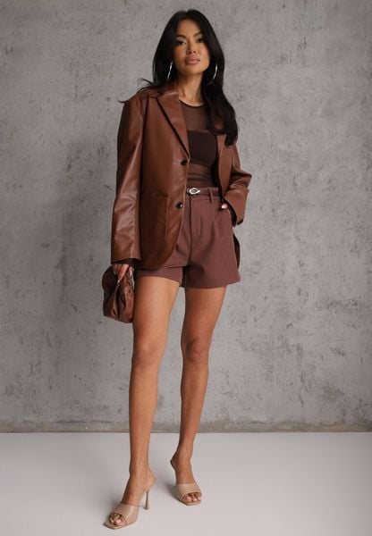 Brązowe Szorty High Waist w Eleganckim Stylu z Cienkim Paskiem ze Sprzączką Rissarie. Brązowe szorty damskie Renee, bez wzorów, boho, z podwyższonym stanem. Za 109.99 zł.