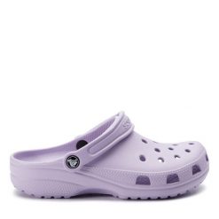 Klapki Crocs. Fioletowe klapki damskie Crocs, bez wzorów, bez obcasa. Za 169.99 zł.