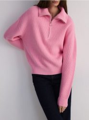 Sweter z wiskozą - pastelowy róż. Czerwone swetry klasyczne damskie Reserved, l, z dzianiny, bez kołnierzyka. W wyprzedaży za 89.99 zł.