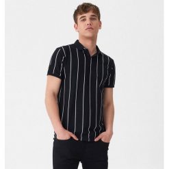 Koszulka polo w paski - Czarny. Czarne koszulki polo męskie House, l, bez wzorów, bez ramiączek. Za 59.99 zł.