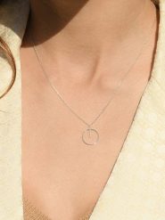 Maison héritage PARIS Złoty naszyjnik "Cercle prodigieux" z diamentami - dł. 42 cm rozmiar: onesize. Szare naszyjniki damskie maison héritage PARIS, złote. Za 1,296.99 zł.