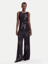 Desigual Kombinezon Art Floral 25WWPW04 Czarny Regular Fit. Czarne kombinezony damskie Desigual, l, bez wzorów, z wiskozy, bez kołnierzyka, bez ramiączek. Za 589.99 zł.