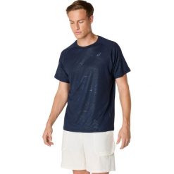 T-shirt z nadrukiem pełnoekranowym Asics Top. Niebieskie t-shirty męskie Asics, m, bez wzorów, z materiału, bez kołnierzyka. Za 284.75 zł.
