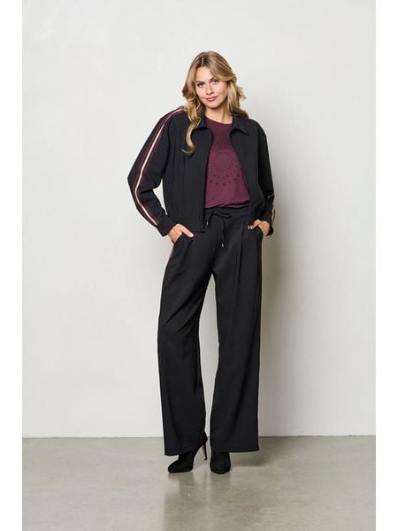 &Co Woman Spodnie "Fiene" w kolorze czarnym rozmiar: XXL. Czarne spodnie materiałowe damskie &Co Woman, bez wzorów, z materiału, z podwyższonym stanem. Za 149.66 zł.