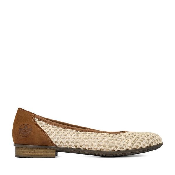 Baleriny Rieker. Brązowe baleriny damskie Rieker, bez wzorów, bez obcasa. Za 299.99 zł.