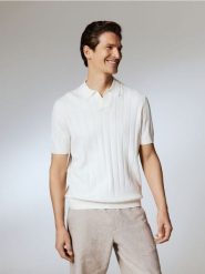 Strukturalny sweter polo - złamana biel. Swetry męskie Reserved, l, bez wzorów, z bawełny, bez kołnierzyka. Za 129.99 zł.