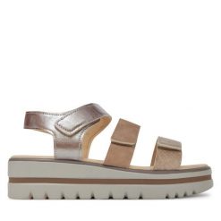 Sandały Clara Barson. Brązowe sandały damskie Clara Barson, bez wzorów, bez obcasa, na koturnie. Za 119.99 zł.