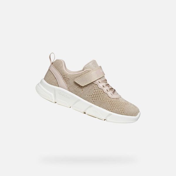 Buty GEOX J ARIL GB Złoty. Żółte obuwie treningowe damskie Geox, na fitness i siłownię. Za 182.99 zł.