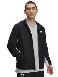 Under Armour Kurtka przeciwwiatrowa "Rival" w kolorze czarnym rozmiar: M. Czarne kurtki męskie Under Armour, m, bez wzorów, bez kaptura. Za 118.56 zł.