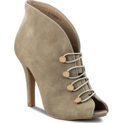 Botki JENNY FAIRY W16SS267-18. Brązowe botki damskie Jenny Fairy, ze skóry ekologicznej, bez obcasa, bez zapięcia. W wyprzedaży za 59.98 zł.