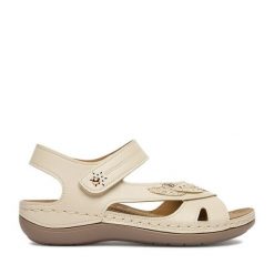 Sandały Go Soft. Brązowe sandały damskie GO SOFT, bez wzorów, bez obcasa, na płaskiej podeszwie. Za 99.99 zł.