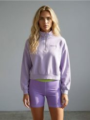 Bluza half-zip z haftowanym napisem z bawełną - fioletowy. Fioletowe bluzy bez kaptura damskie Sinsay, l, z bawełny. Za 49.99 zł.