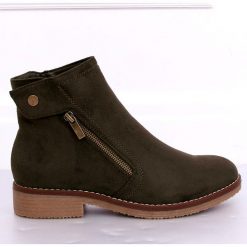 Botki sztyblety damskie zielone 8B908 Green. Zielone botki damskie ButyModne, z zamszu, bez obcasa, na płaskiej podeszwie, bez zapięcia. W wyprzedaży za 129.00 zł.