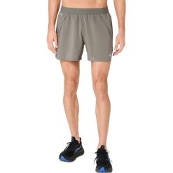 Spodenki sportowe męskie Road 5IN Short. Szare szorty męskie Asics, bez wzorów, z materiału, sportowe. Za 209.99 zł.