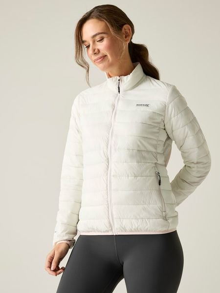 Regatta Kurtka pikowana "Hillpack II" w kolorze kremowym rozmiar: 44. Brązowe kurtki damskie Regatta, bez wzorów, bez kaptura. Za 119.68 zł.