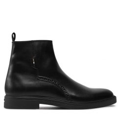 Botki BOSS. Czarne buty zimowe męskie Boss, bez zapięcia. Za 698.99 zł.