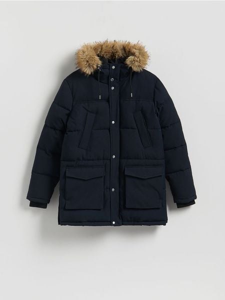 Pikowana parka z kapturem - granatowy. Niebieskie parki męskie Reserved, l, bez wzorów, z tkaniny. W wyprzedaży za 279.99 zł.