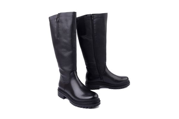 RIEKER Y3154-00 black, kozaki damskie. Czarne kozaki damskie Rieker, bez obcasa, na obcasie. Za 375.92 zł.