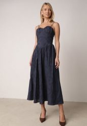 Granatowa Bawełniana Sukienka o Rozkloszowanym Kroju na Ramiączka z Haftem Rhethiphe. Niebieskie sukienki damskie Born2be, na co dzień, na lato, m, bez wzorów, z bawełny, eleganckie, bez kołnierzyka, bez ramiączek, gorsetowe. Za 169.99 zł.