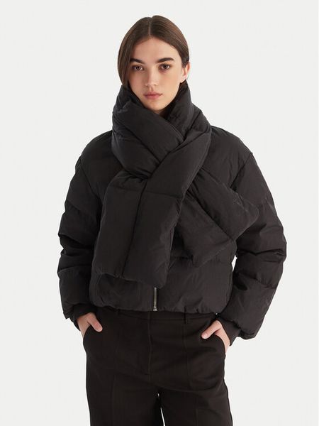 Calvin Klein Kurtka puchowa LV044D518G Czarny Regular Fit. Czarne kurtki damskie CALVIN KLEIN, xxs, bez wzorów, z puchu, bez kaptura. Za 1,499.00 zł.