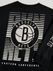 Longsleeve Brooklyn Nets NBA - czarny. Czarne koszulki dziewczęce Reserved, bez wzorów, z bawełny, bez ramiączek. W wyprzedaży za 35.99 zł.