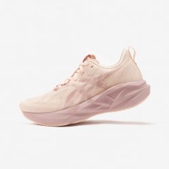 Buty do biegania damskie ASICS Novablast. Czerwone obuwie do biegania damskie Asics. Za 669.99 zł.