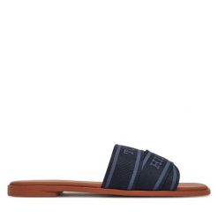 Klapki Tommy Hilfiger. Niebieskie klapki damskie Tommy Hilfiger, bez wzorów, bez obcasa. Za 289.99 zł.
