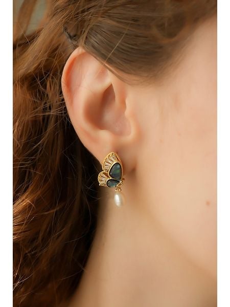 Pierres delicates Pozłacane kolczyki-wkrętki z labradorytami rozmiar: onesize. Niebieskie kolczyki damskie Pierres delicates, z labradorytem, pozłacane. Za 82.83 zł.