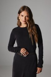BLUZKA BEVERLY CZARNA M - Flawless. Czarne bluzki damskie Flawless, m, bez wzorów, z dzianiny, bez kołnierzyka, bez ramiączek. Za 257.00 zł.