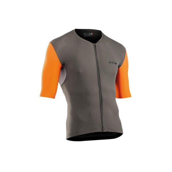 Koszulka rowerowa męskie NORTHWAVE EXTREME JERSEY SHORT SLEEVE. Brązowe t-shirty sportowe męskie Northwave, m, z jersey, bez ramiączek, rowerowe. Za 200.00 zł.