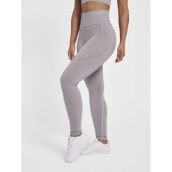 Legginsy damskie Hummel MT Flow. Fioletowe legginsy damskie HUMMEL, s, bez wzorów, z dzianiny. W wyprzedaży za 229.00 zł.