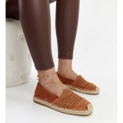Brązowe ażurowe espadryle Gordana. Brązowe espadryle damskie w ażurowe wzory, bez obcasa. Za 81.83 zł.