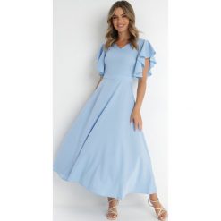 Niebieska Rozkloszowana Sukienka Zdobiona Falbanami Emilienne. Niebieskie sukienki damskie Born2be, na co dzień, s, z aplikacjami, z jeansu, eleganckie, bez kołnierzyka, bez ramiączek, maxi, proste. W wyprzedaży za 119.99 zł.