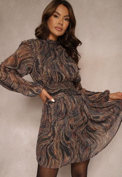 Czarno-Beżowa Taliowana Sukienka o Rozkloszowanym Kroju z Prześwitującymi Rękawami i Stójką Relabia. Czarne sukienki damskie Renee, na co dzień, l, bez wzorów, klasyczne, bez kołnierzyka, bez ramiączek, mini, rozkloszowane. Za 169.99 zł.