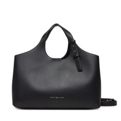Torebka Tommy Hilfiger. Czarne torebki klasyczne damskie Tommy Hilfiger, bez wzorów, bez dodatków. Za 649.99 zł.