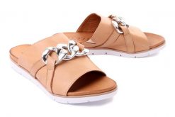 PIAZZA 900080-08 beige, klapki damskie. Brązowe klapki damskie Piazza, bez wzorów, ze skóry, bez obcasa. Za 147.45 zł.