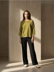 Sweter z wiskozą - zielony. Zielone swetry klasyczne damskie Sinsay, l, z wiskozy, bez kołnierzyka. Za 39.99 zł.